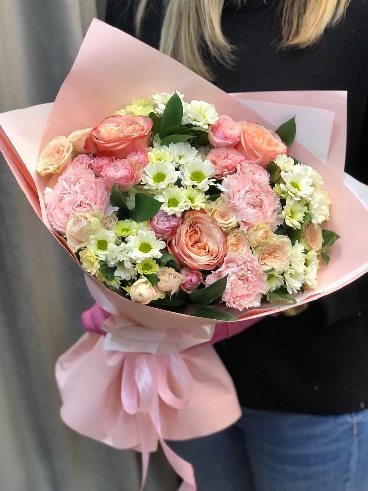 Букет цветов из: Гвоздики, Розы и Хризантемы в Остров