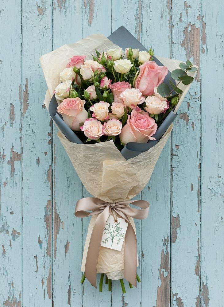 Букет цветов из: Розы в Остров