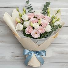 Букет цветов из:  Лизиантусы в Остров