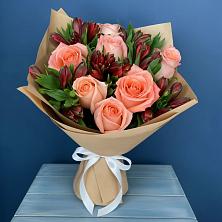 Букет цветов из:  Розы и Альстромерии в Остров