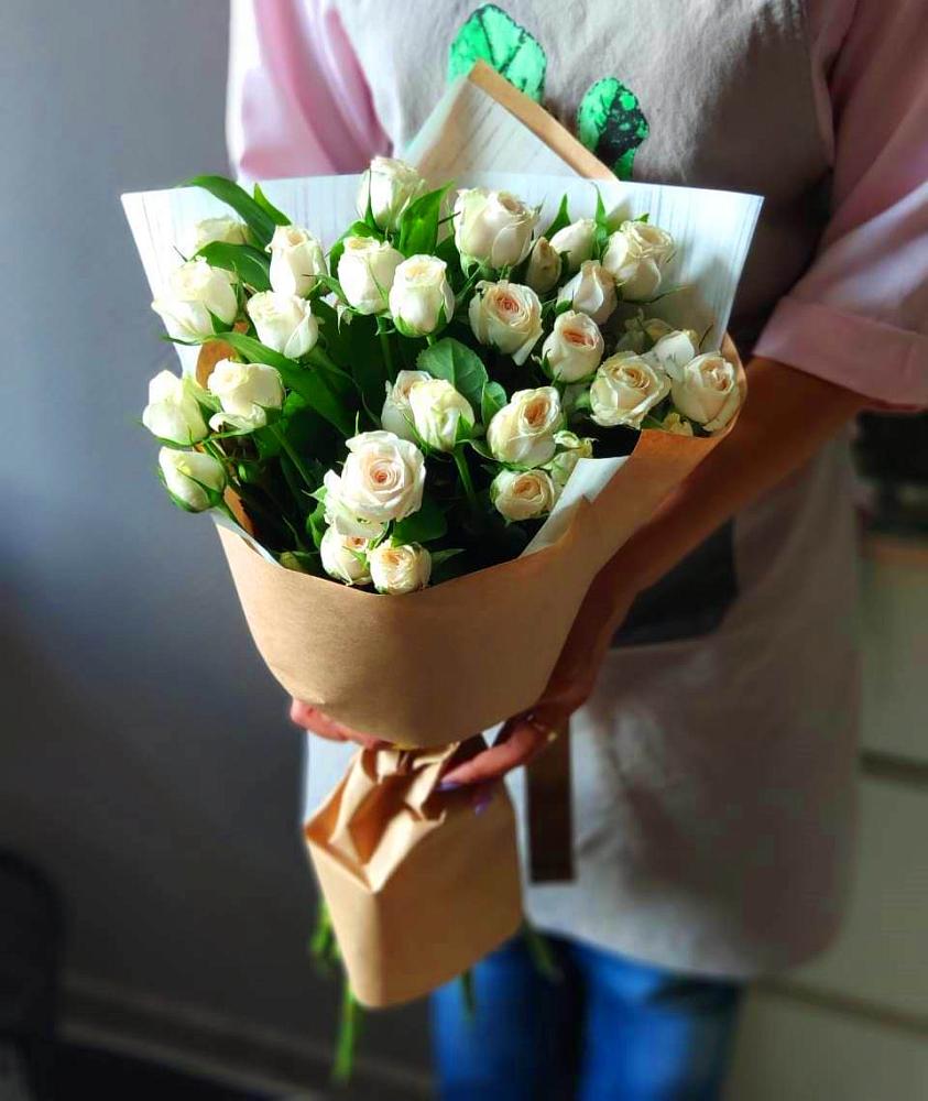 Букет цветов из: Розы в Остров