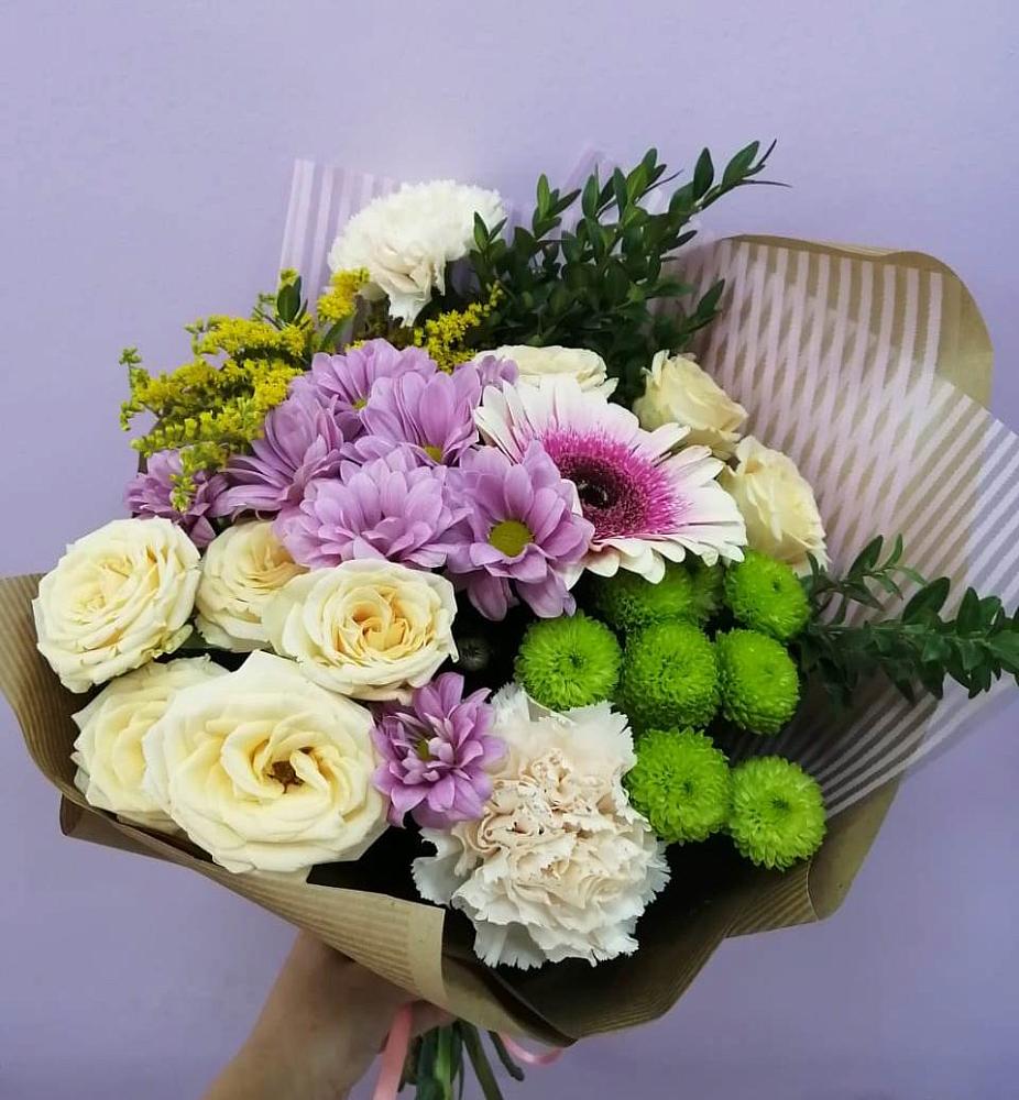 Букет цветов из: Хризантемы, Розы, Гвоздики и Герберы в Остров