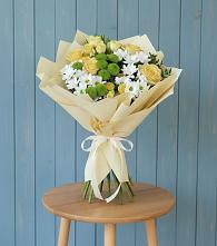 Букет цветов из:  Хризантемы и Розы в Остров