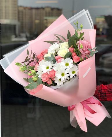 Букет цветов из: Розы, Лизиантусы и Хризантемы в Остров